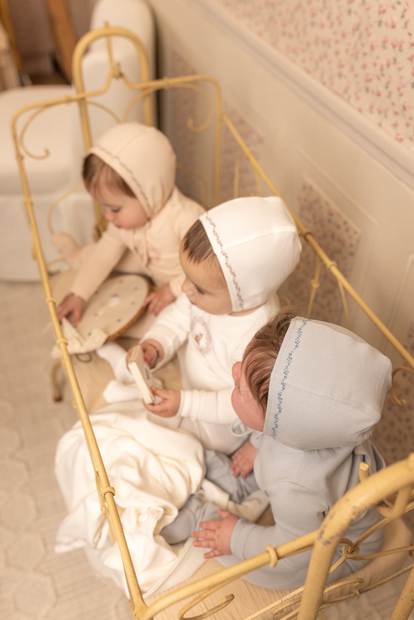 Cradle Scene Layette - Crisp Blue