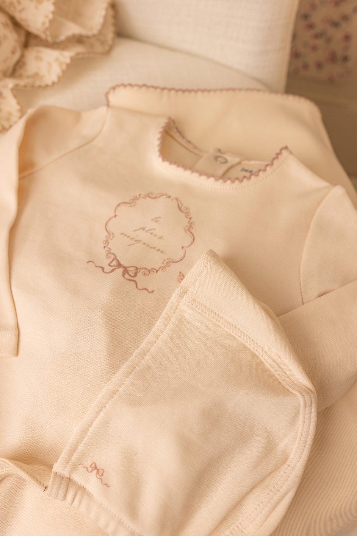 Botanical Crest Footie - Cream Boys