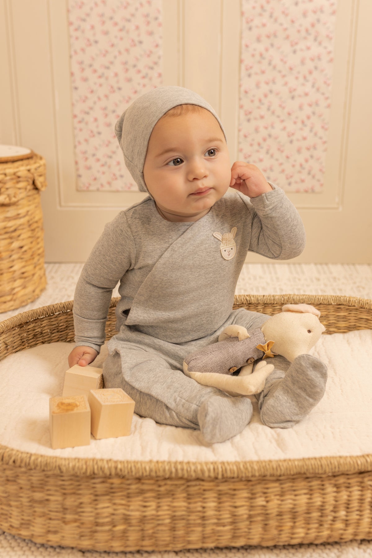 Pompom Bunny Wrap - grey-heather